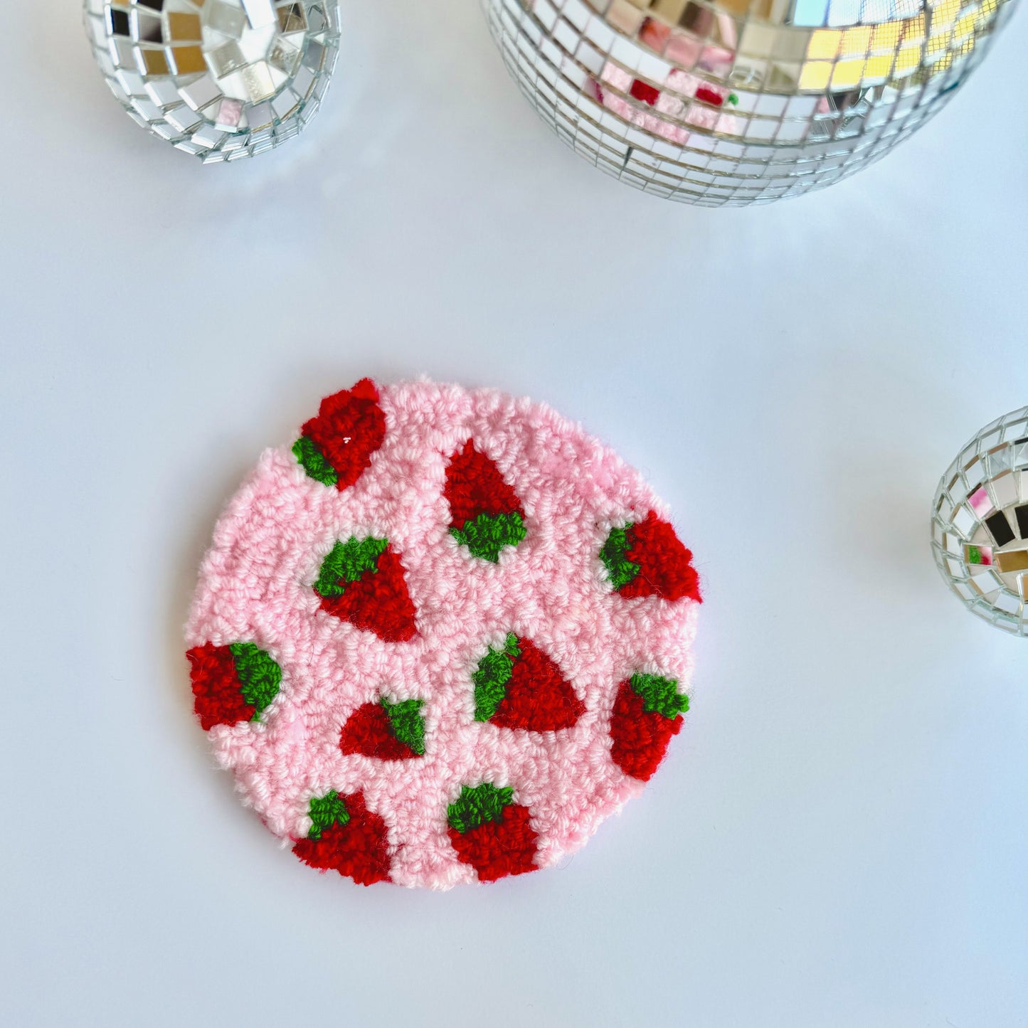 MINI STRAWBERRIES MUG RUG